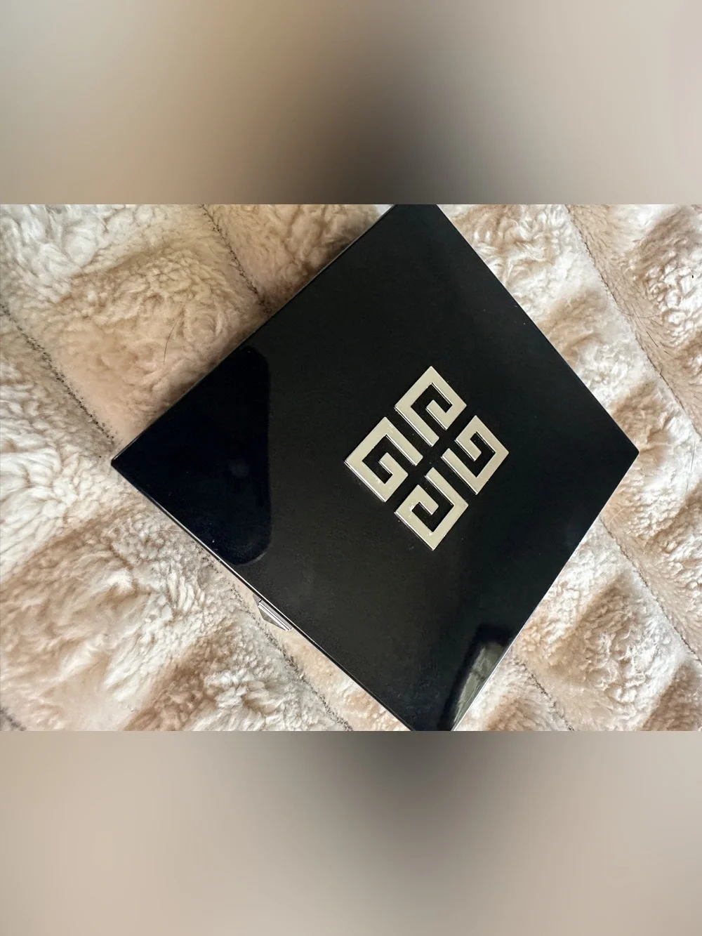 Givenchy luxury quad eyeshadow palette Prisme Quatuor Frisson satin glitter